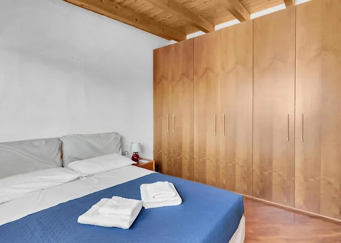 Metro M2 E Ac - Open Space Moderno A * Milano