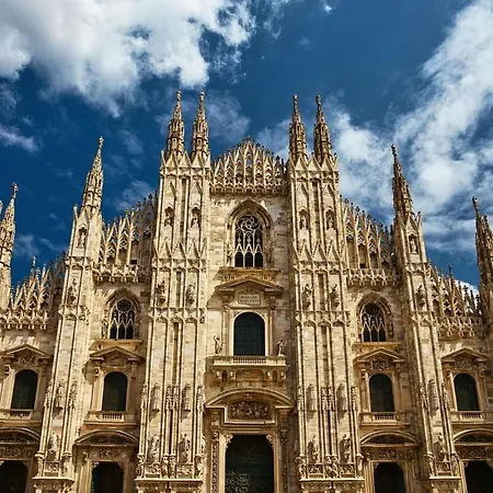 Metro M2 E Ac - Open Space Moderno A * Milan